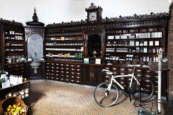 Saint Charles Apothecary, Vienna