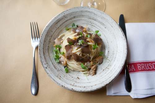 Spaghetti con vongole e tartufo, Erba Brusca, Milan