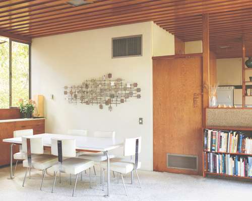 Dining table and chairs that Richard Neutra designed in the 1930s