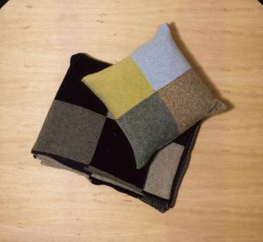 Esk Valley Knitwear/cushion and throw