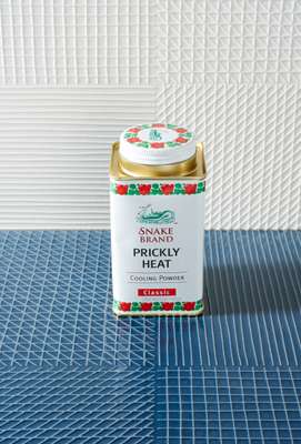 Prickly heat powder, Snake Brand