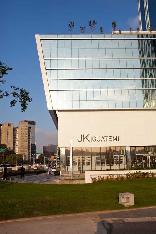 Façade of the new JK Iguatemi flagship