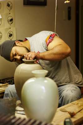 Potter working at Chin Jukan