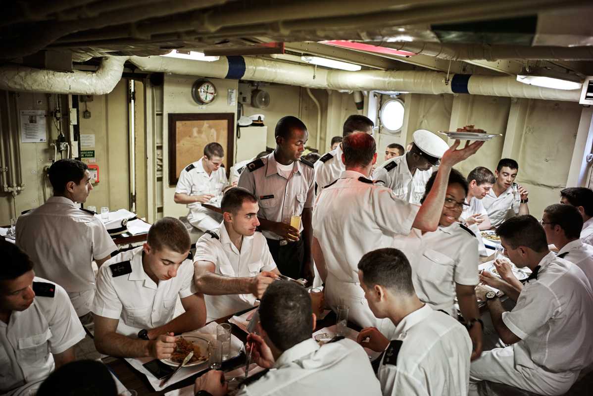 Cadets eat their lunch on the ‘Sagres’ 