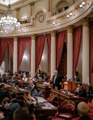  Senate chamber, mid-debate 