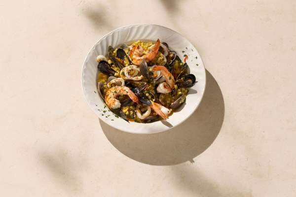Fregola a pesce: pasta with seafood and saffron