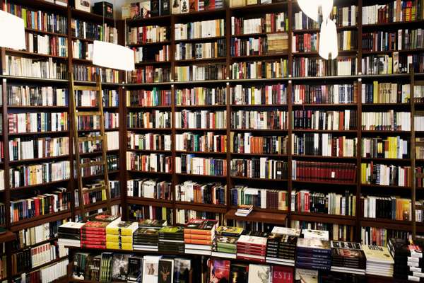 Irok Boltja bookshop, Andrassy Street