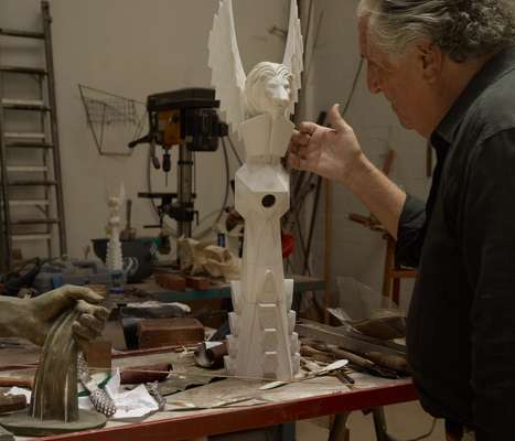 Sculptor Xavier Medina Campeny 