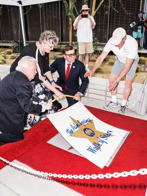 John Lautner’s daughter Judith unveiling the architect’s star 