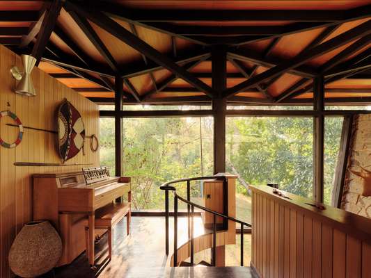 Lofted landing outside upper bedrooms 