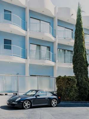 You never have to wait too long for service in a Porsche...