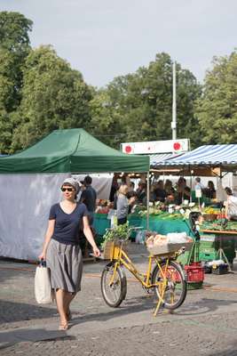 Market at Helvetiaplatz, which is held every Tuesday and Friday