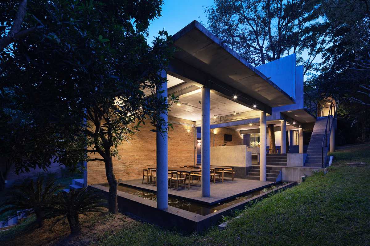 Chiang Mai house’s outdoor seating