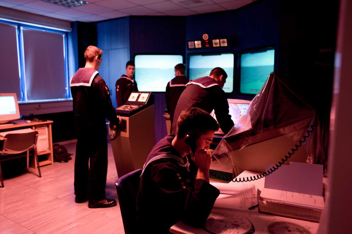 Piracus students practise in a navigation simulator room