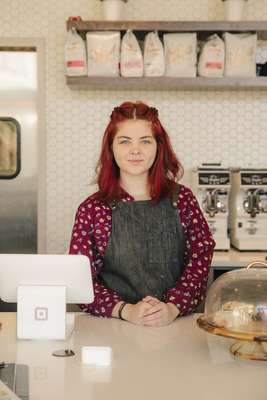 Annabelle, a barista at Zetêo Coffee