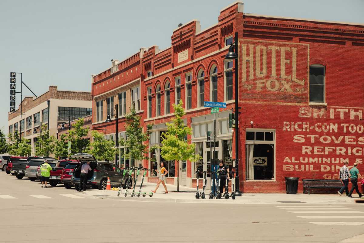 Shops and restaurants on the Art District’s main drag