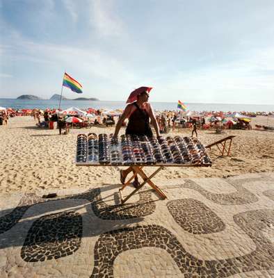 Ipanema sunglasses seller