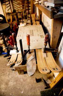 The tip of each ski is formed by hand and marked with the Rønning Ski logotype, featuring Ulf’s signature