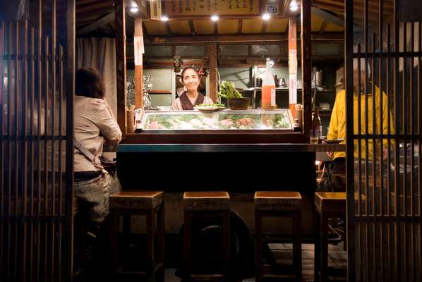 Tsukasa yatai, serving tempura