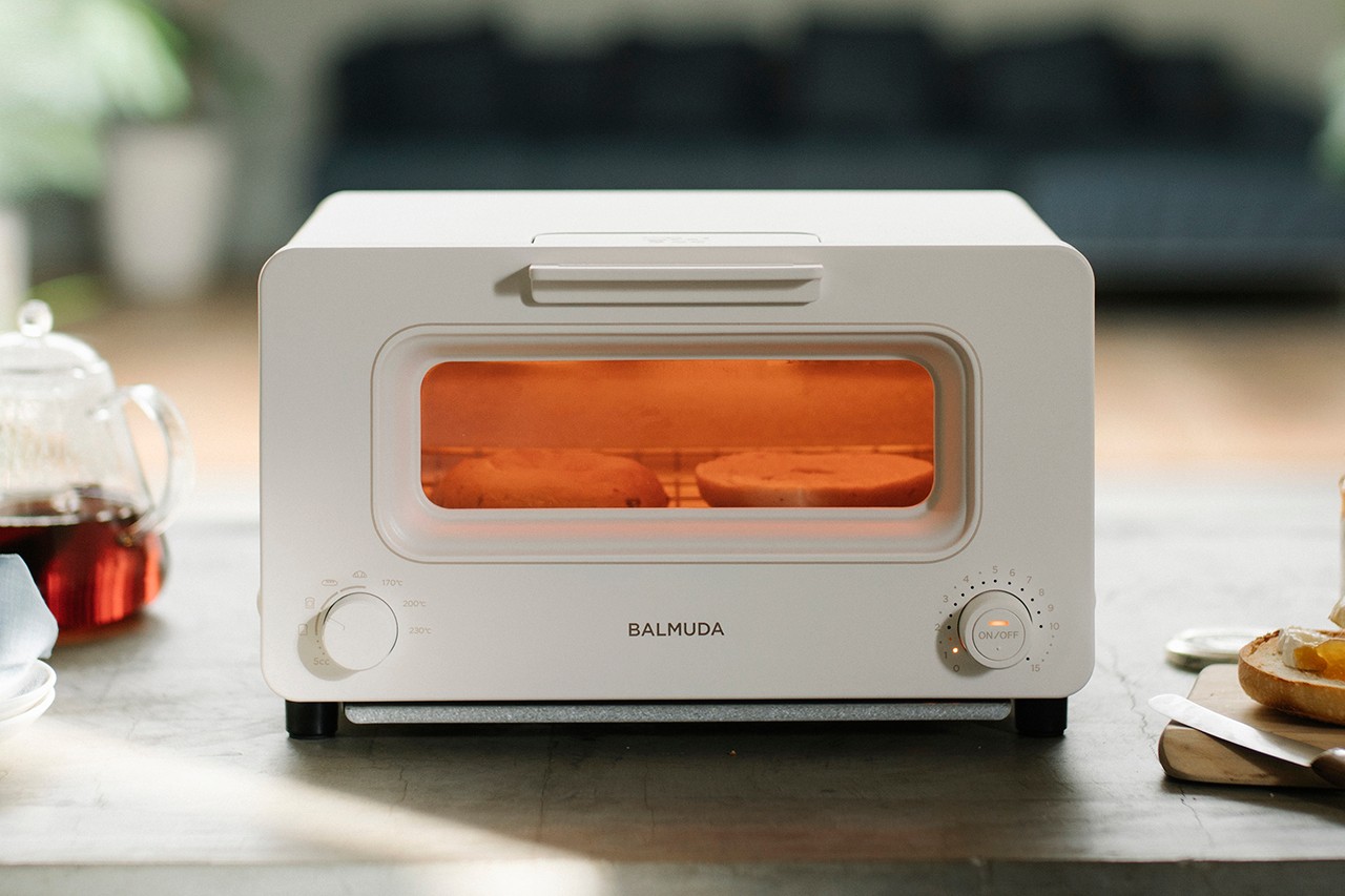 Choose your own toaster at the specialty toast restaurant in Tokyo