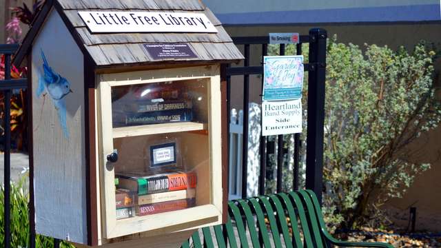Free little libraries