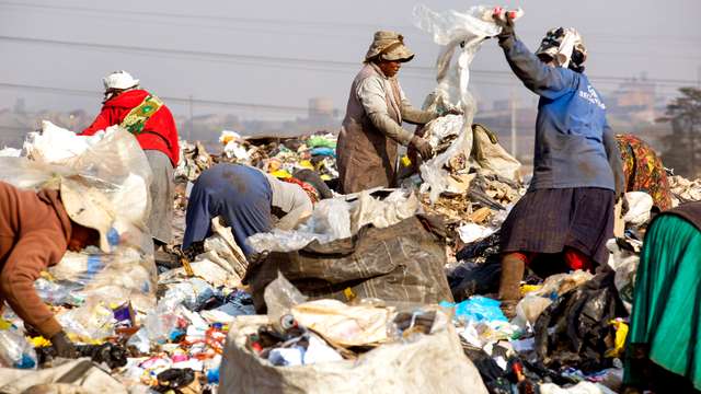 Johannesburg: informal waste-pickers