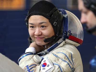 Astronaut series: Soyeon Yi