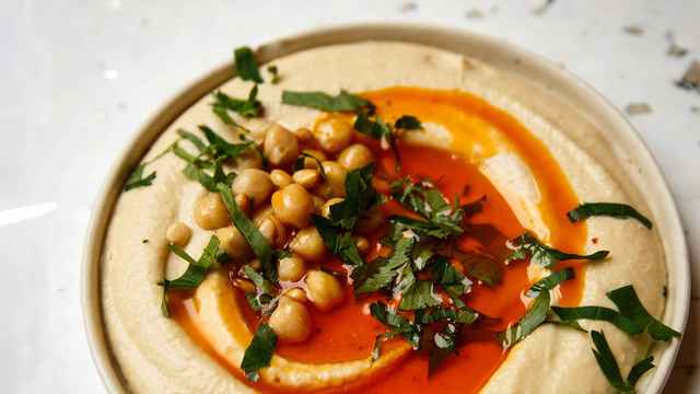 monocle.com - Food Neighbourhoods 285: Recipe edition, Helen Graham, The Menu - Radio